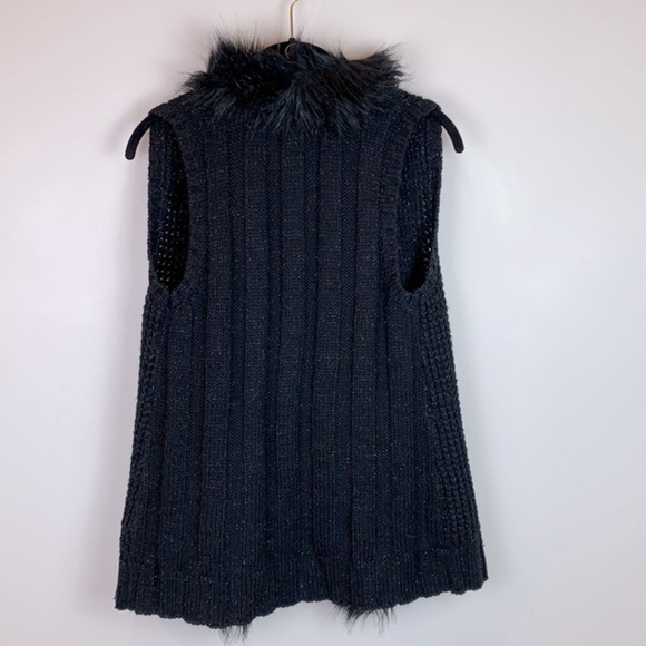Style & Co. Wool Blend Open Front Sleeveless Knit Cardigan With Faux Fur Trim - Picture 5 of 6